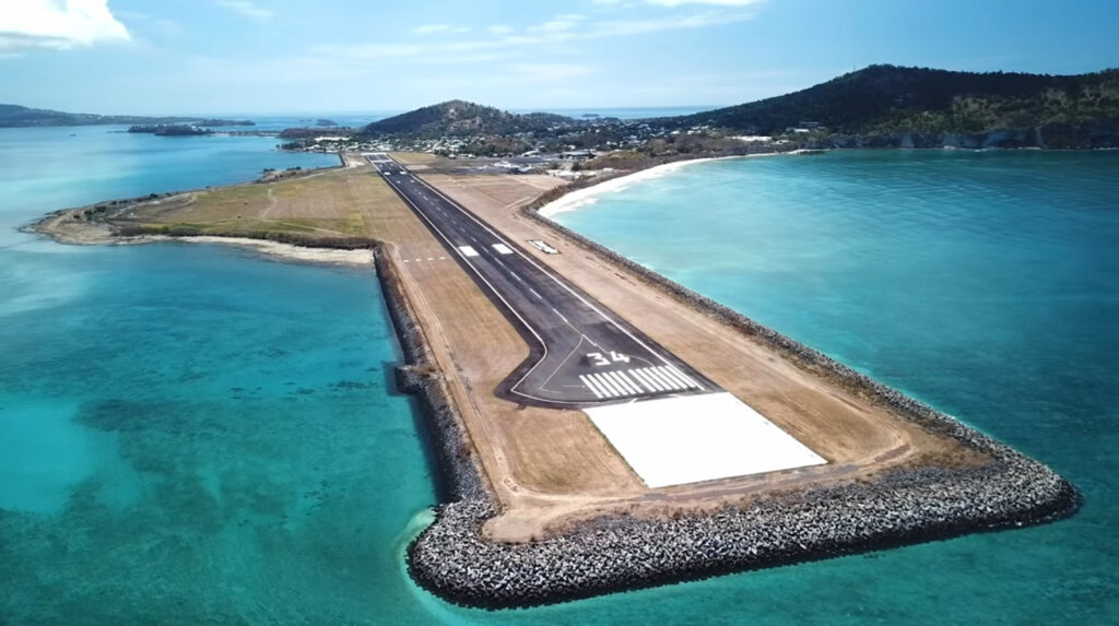 découvrez la piste d'attérissage de la magnifique île de Mayotte